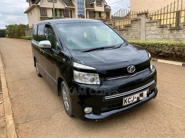Toyota Voxy 2010 Black