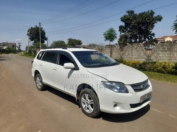 Toyota Corolla Fielder 2011 White