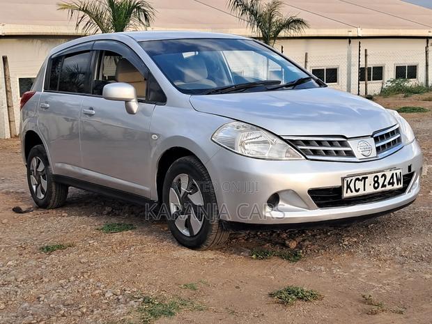 Nissan Tiida 2012 Silver