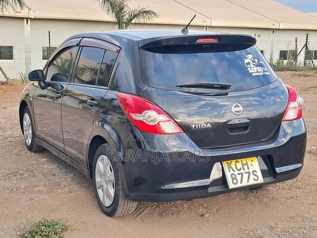 Nissan Tiida 2009 Black