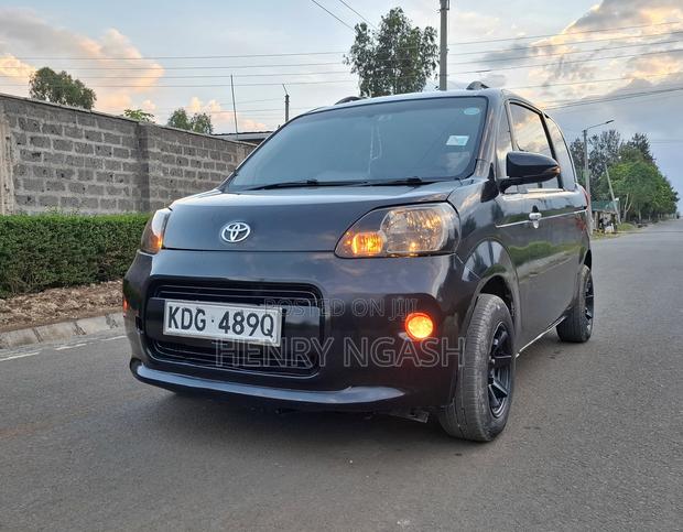 Toyota Porte 2014 Black
