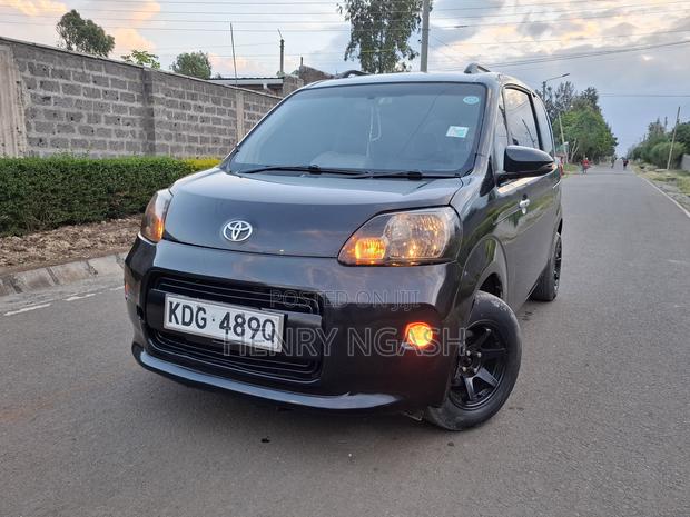 Toyota Porte 2014 Black