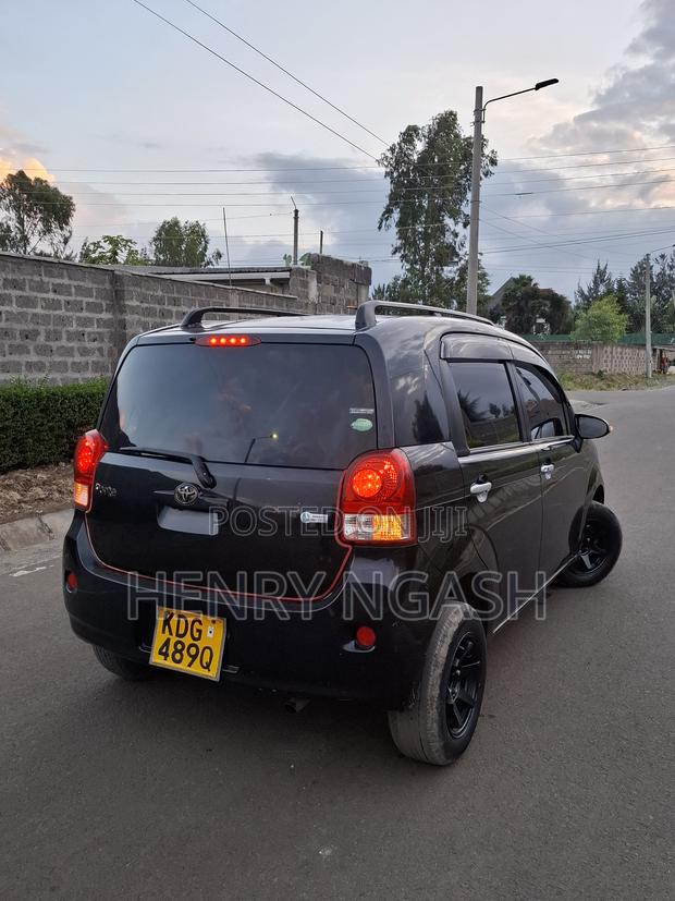 Toyota Porte 2014 Black