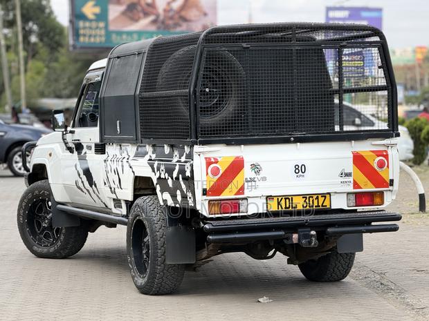 Toyota Land Cruiser 76 Series 2023 White