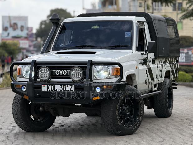 Toyota Land Cruiser 76 Series 2023 White