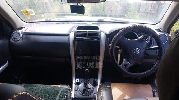 Suzuki Escudo 2001 Silver