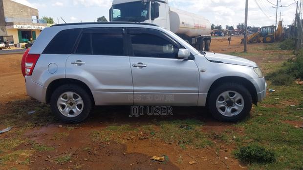 Suzuki Escudo 2001 Silver