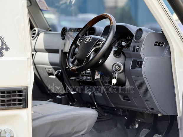 Toyota Land Cruiser 76 Series 2023 White