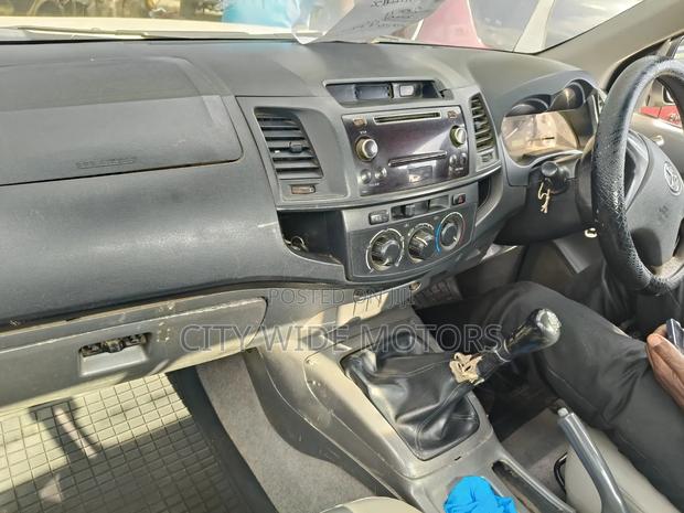 Toyota Hilux 2014 White