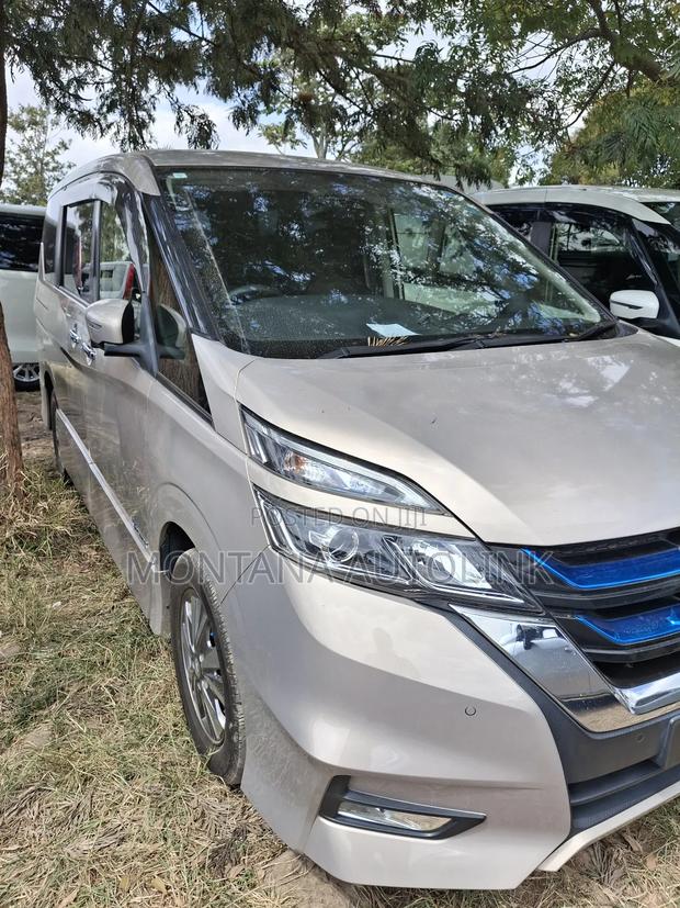 Nissan Serena 2019 Beige
