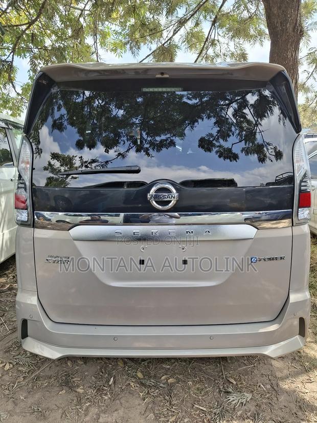 Nissan Serena 2019 Beige