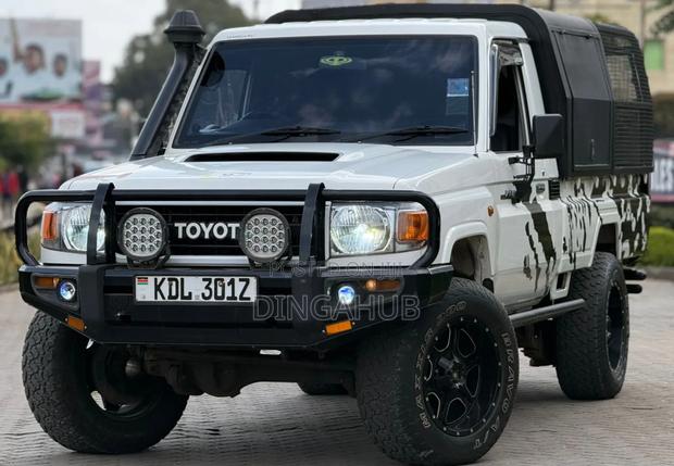 Toyota Land Cruiser 2023 White