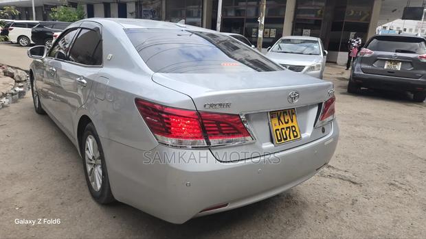 Toyota Crown 2014 Gray