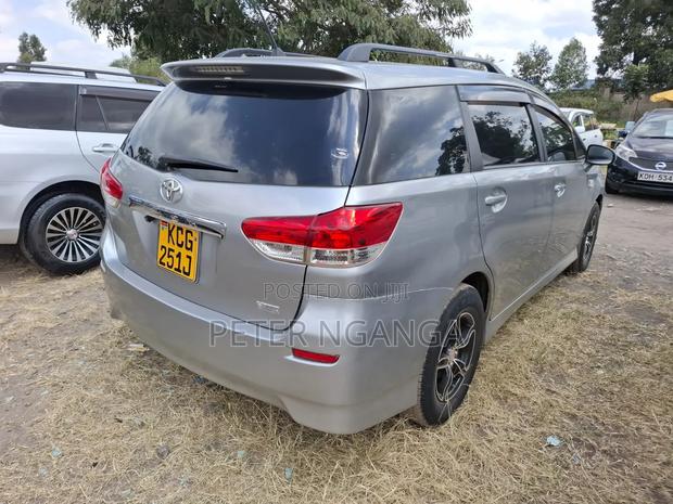 Toyota Wish 2009 Silver