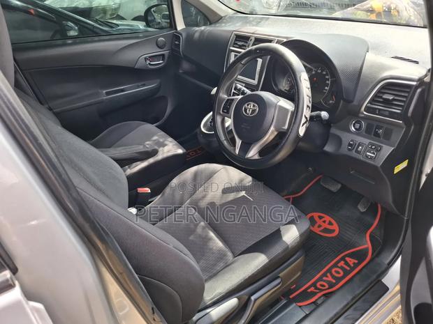 Toyota Ractis 2014 Silver
