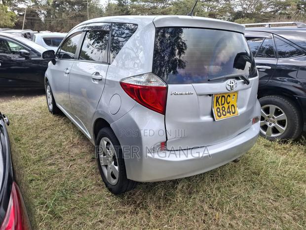 Toyota Ractis 2014 Silver