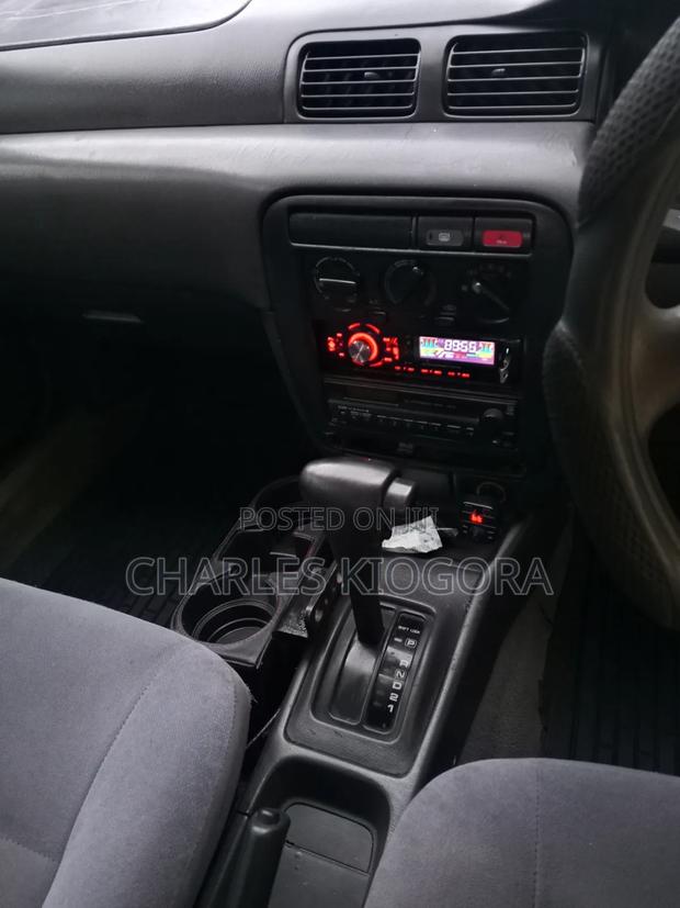 Nissan Sunny 2000 White