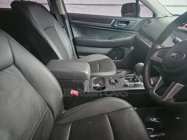 Subaru Outback 2018 Blue