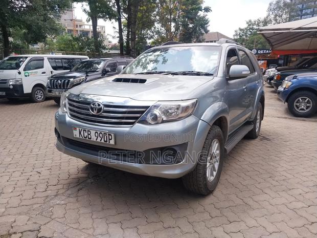 Toyota Fortuner 2014 Gold