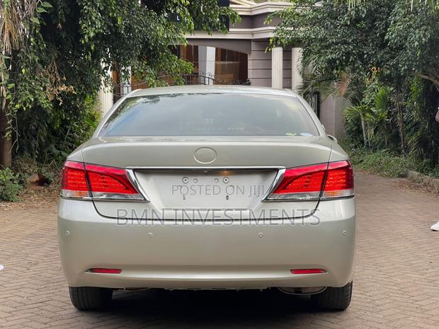 Toyota Crown 2013 Silver