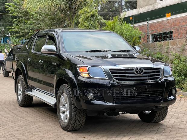 Toyota Hilux Revo Double Cab Deisel 2.4 AWD 2016 Black