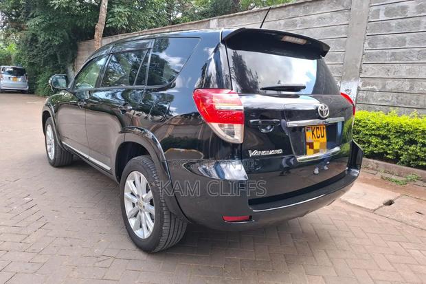 Toyota Vanguard 2012 Black