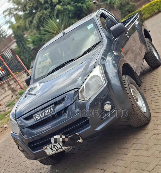 Isuzu D-MAX 2022 Gray