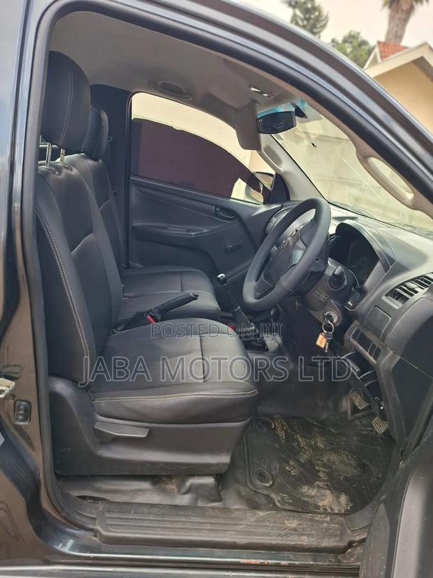 Isuzu D-MAX 2022 Gray