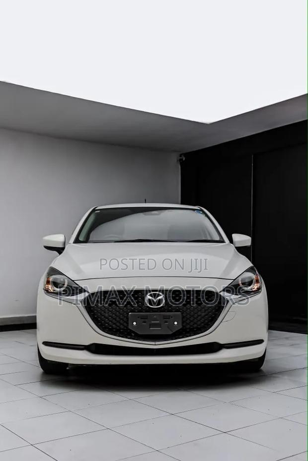 Mazda 2 2019 White