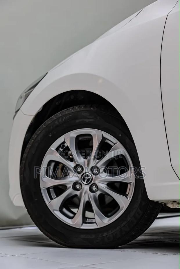 Mazda 2 2019 White
