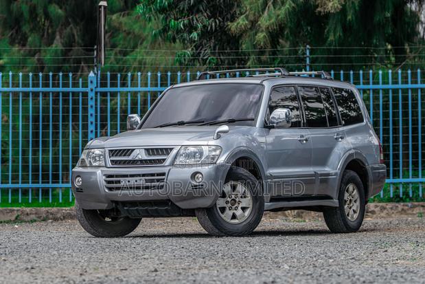 Mitsubishi Pajero 2004 Silver
