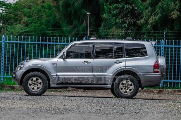 Mitsubishi Pajero 2004 Silver