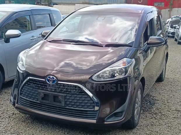Toyota Sienta 2019 Brown