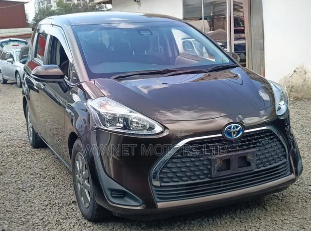Toyota Sienta 2019 Brown