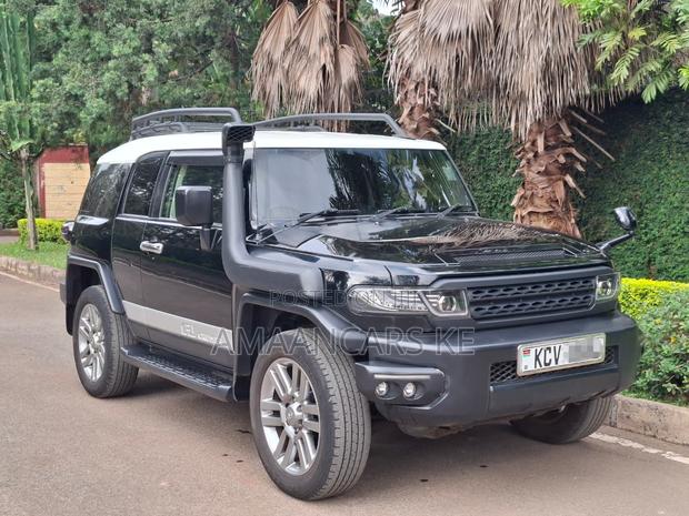 Toyota FJ Cruiser 2012 Black