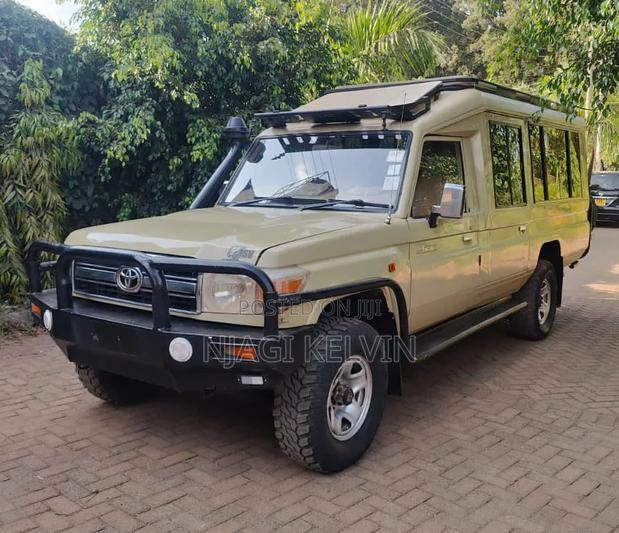 Toyota Land Cruiser 2017 Gray