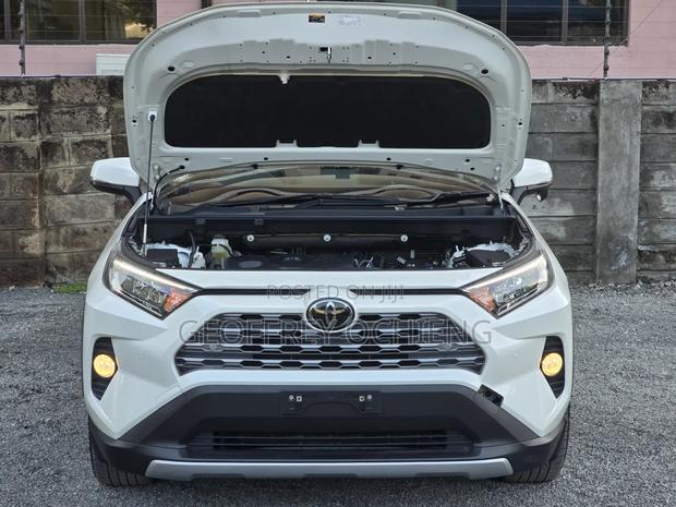 Toyota RAV4 2020 White