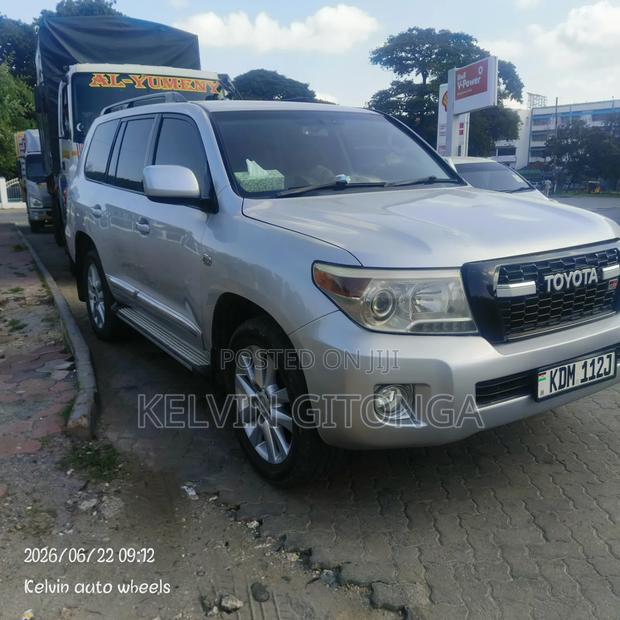 Toyota Land Cruiser Prado 2010 Silver