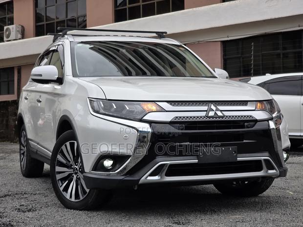 Mitsubishi Outlander 2019 White