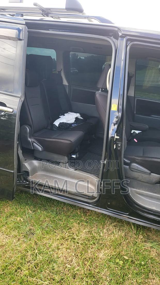 Toyota Voxy 2011 Black