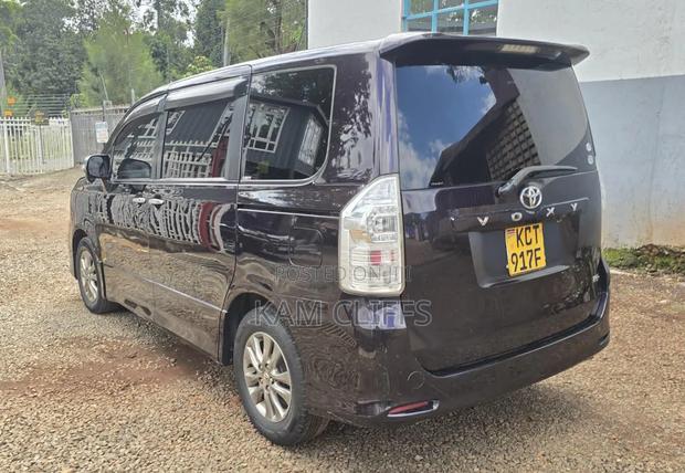 Toyota Voxy 2012 Purple