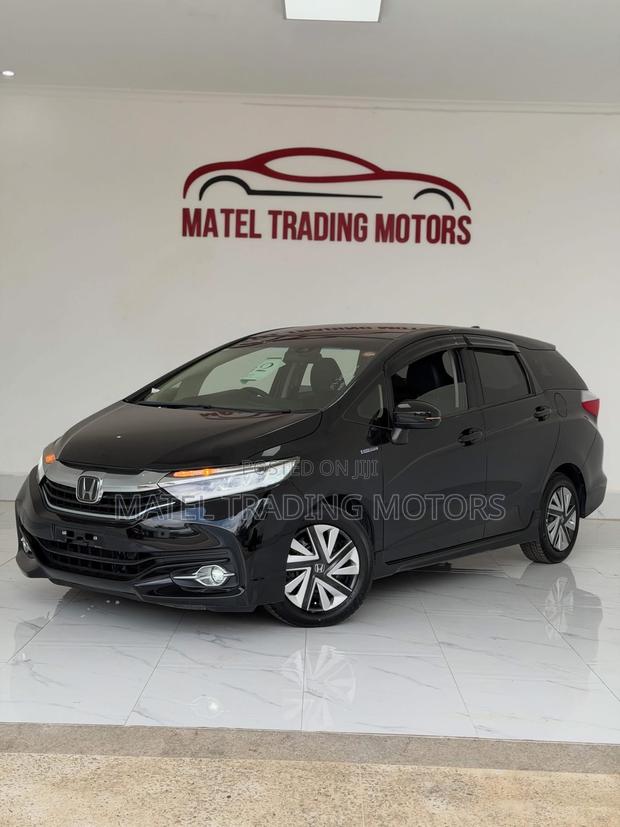 Honda Fit Shuttle 1.5 Hybrid 2WD 2019 Black
