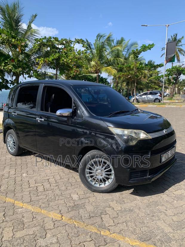 Toyota Spade 2014 Black