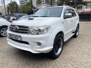 Toyota Fortuner 2010 White for sale