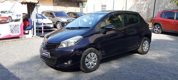 Toyota Vitz 2013 Maroon