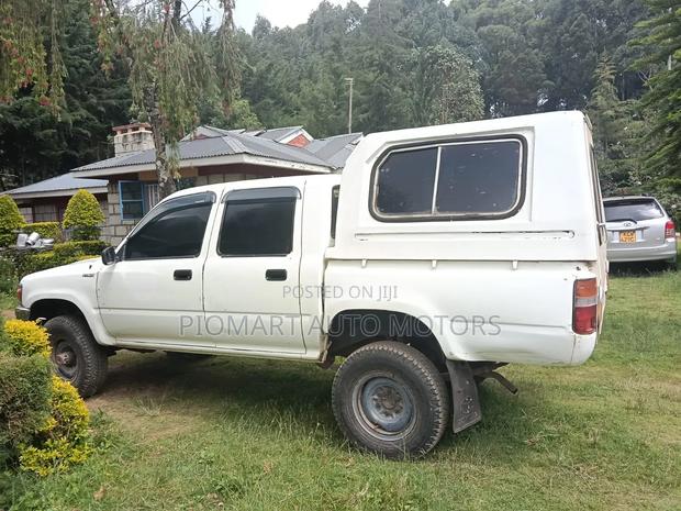Toyota Hilux 1994 White