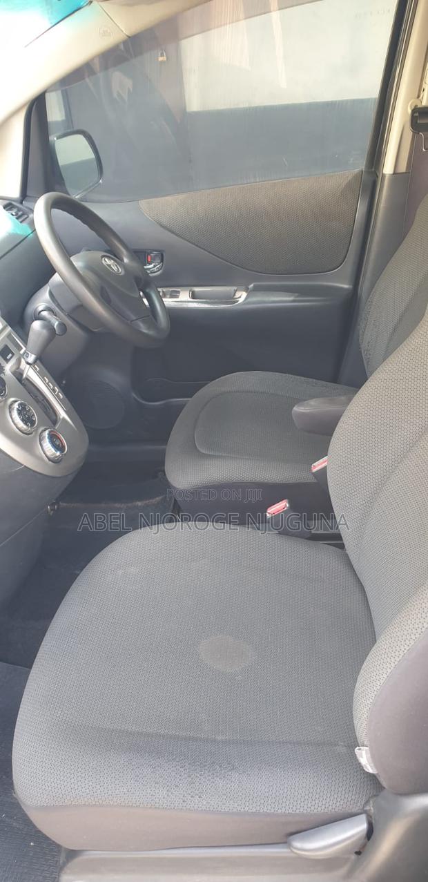 Toyota Ractis 2009 Black
