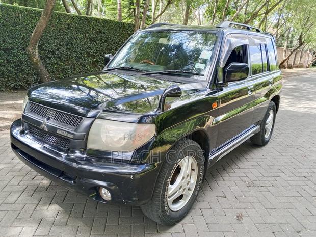 Mitsubishi Pajero IO 2002 Black