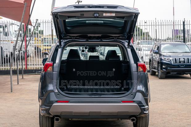 Toyota RAV4 Hybrid 2020 Gray