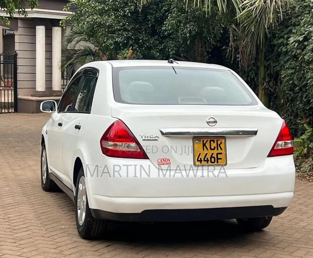 Nissan Tiida 2011 White